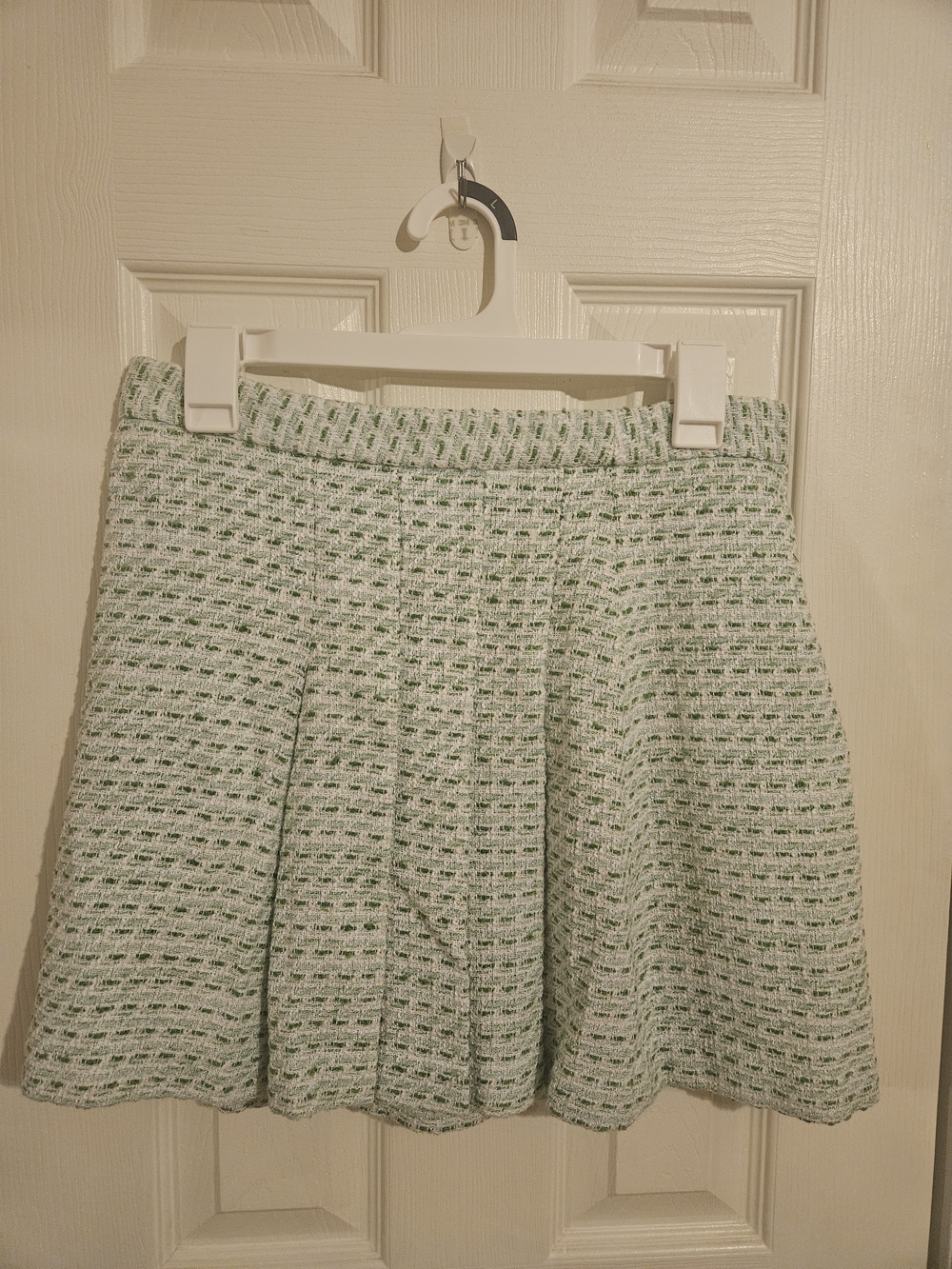 Zara, Size L...Textured Mint Green Knit Skater Skirt, Gently Used. Runs Small